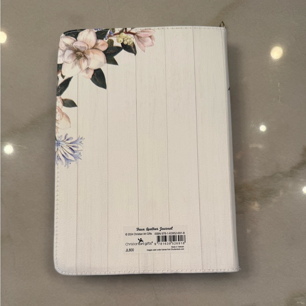 NWOT Floral Journal with Gold Text Zippered - Picture 4 of 8